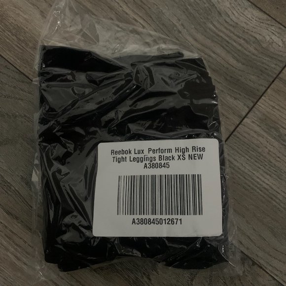 NWT REEBOK LUX PERFORM HIGH RISE TIGHT LEGGINGS BLACK XS - Picture 7 of 9